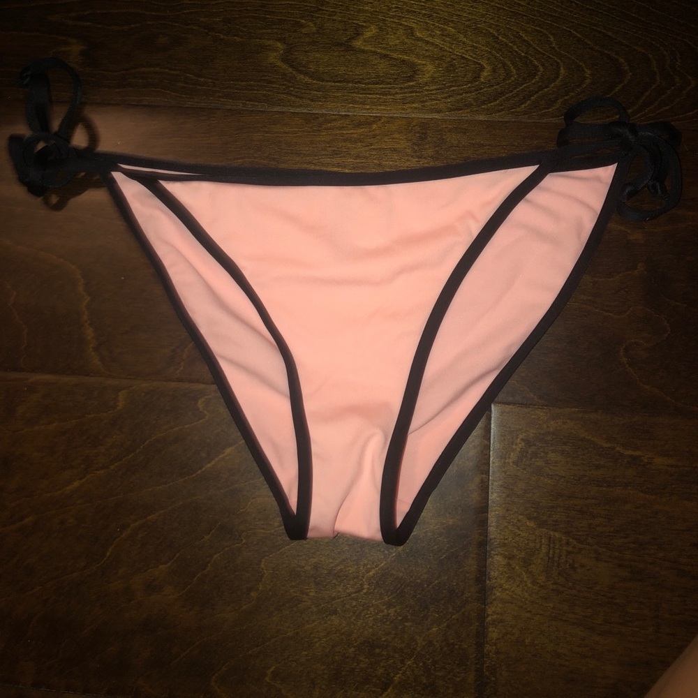 Super cute bathing suit bottoms